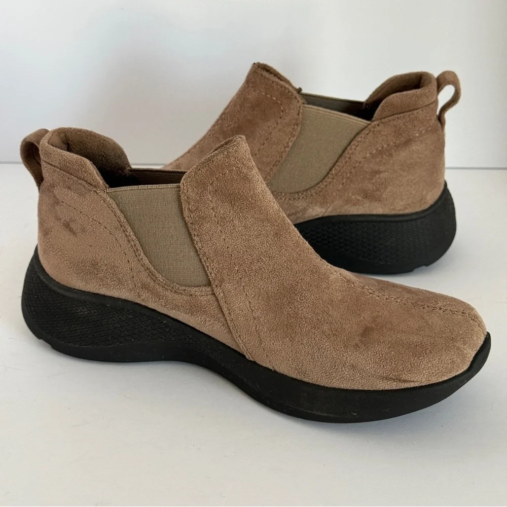 Earth Originals Dayana Women’s Brown Slip-on Boots Faux Suede Size 6.5